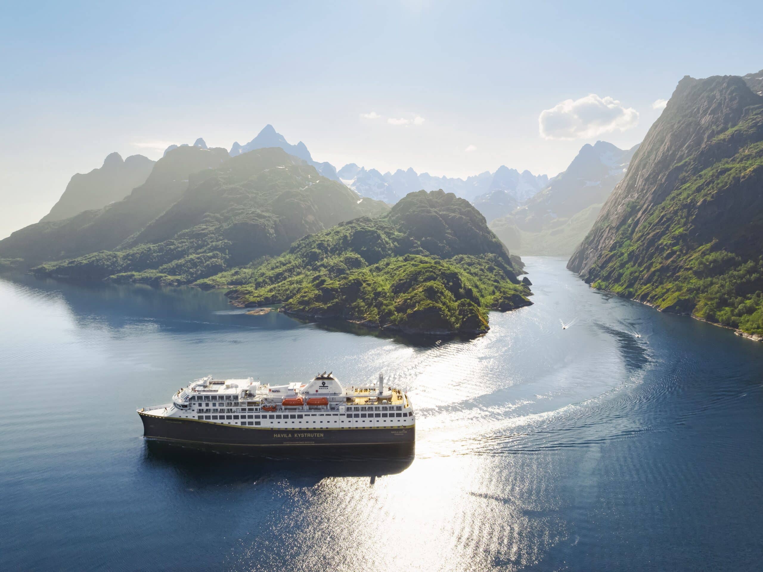 Barco postal por la Costa Noruega con tren de Oslo a Bergen